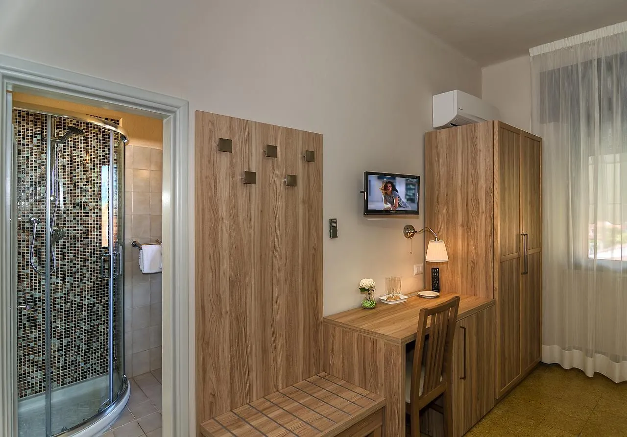 Hotel Giardino Lido di Camaiore 3*,