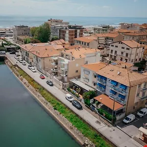 2* Hotel New Burlamacco